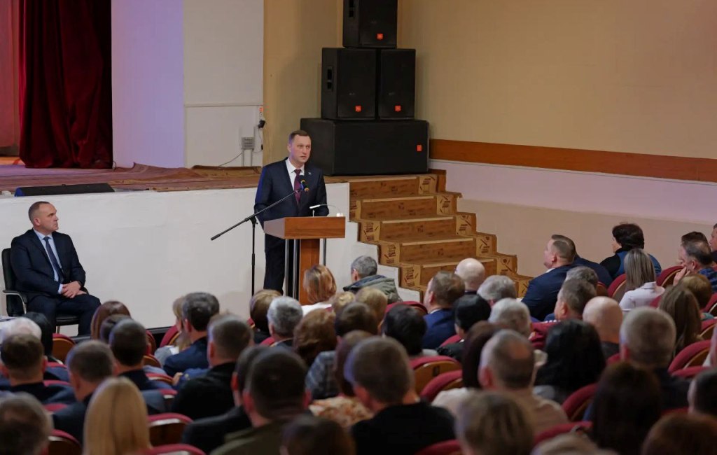 В Пугачеве губернатор обещает купить МРТ и сделать водопровод В Пугачеве губернатор обещает купить МРТ и сделать водопровод